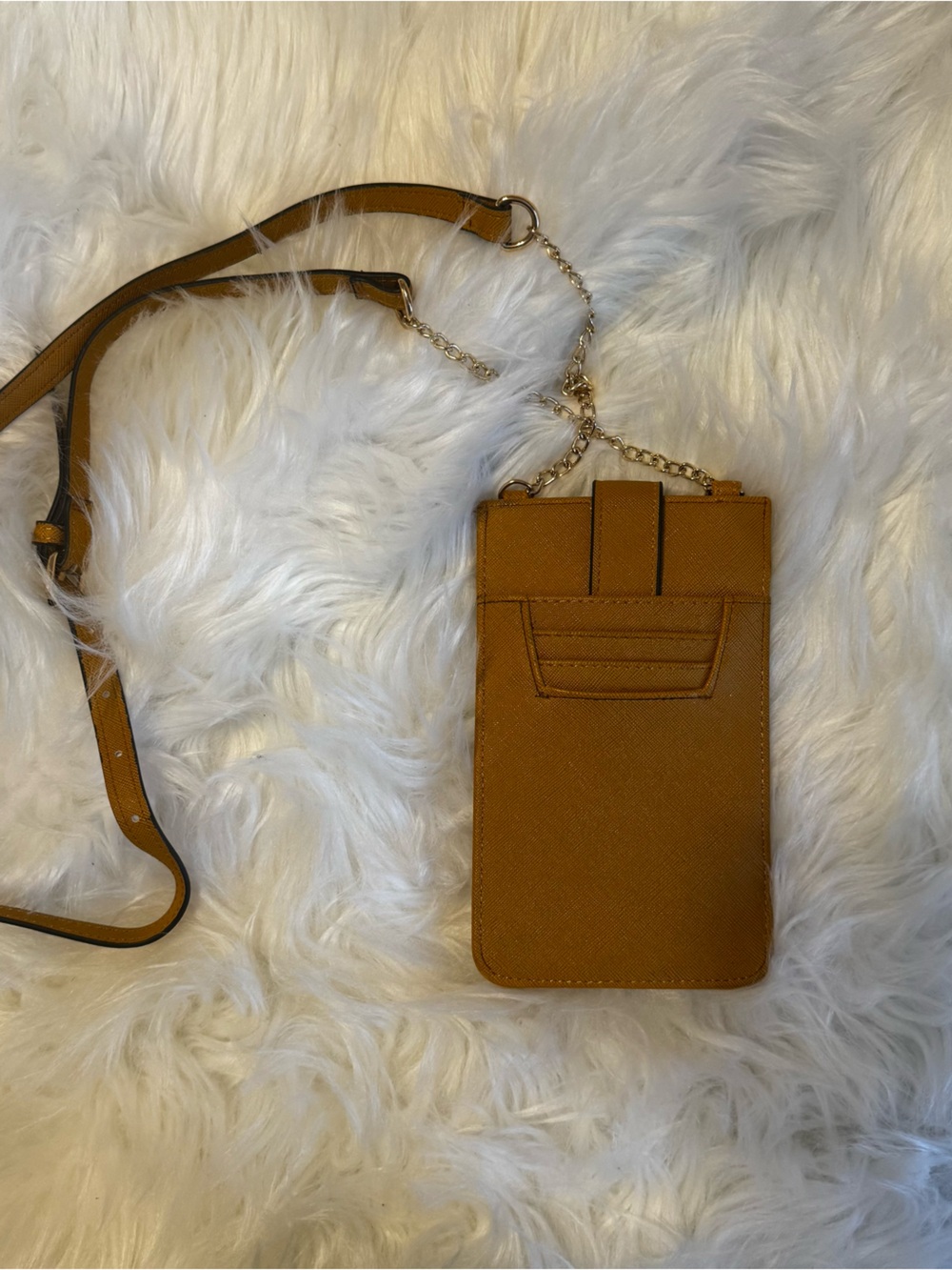 Steve Madden Dream Phone And Credit Card Crossbody With Chain Strap - Picture 2 of 3